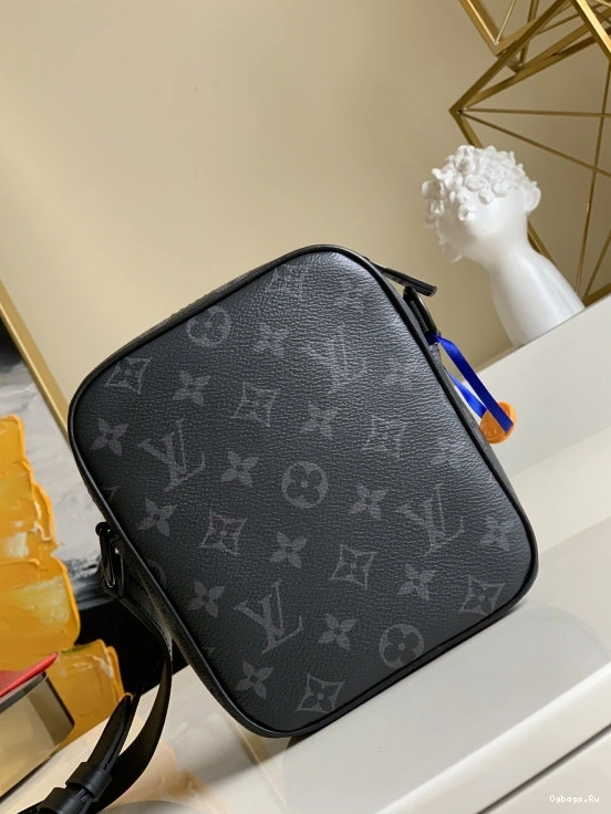 Christopher LOUIS Wearable Wallet VUITTON 1224